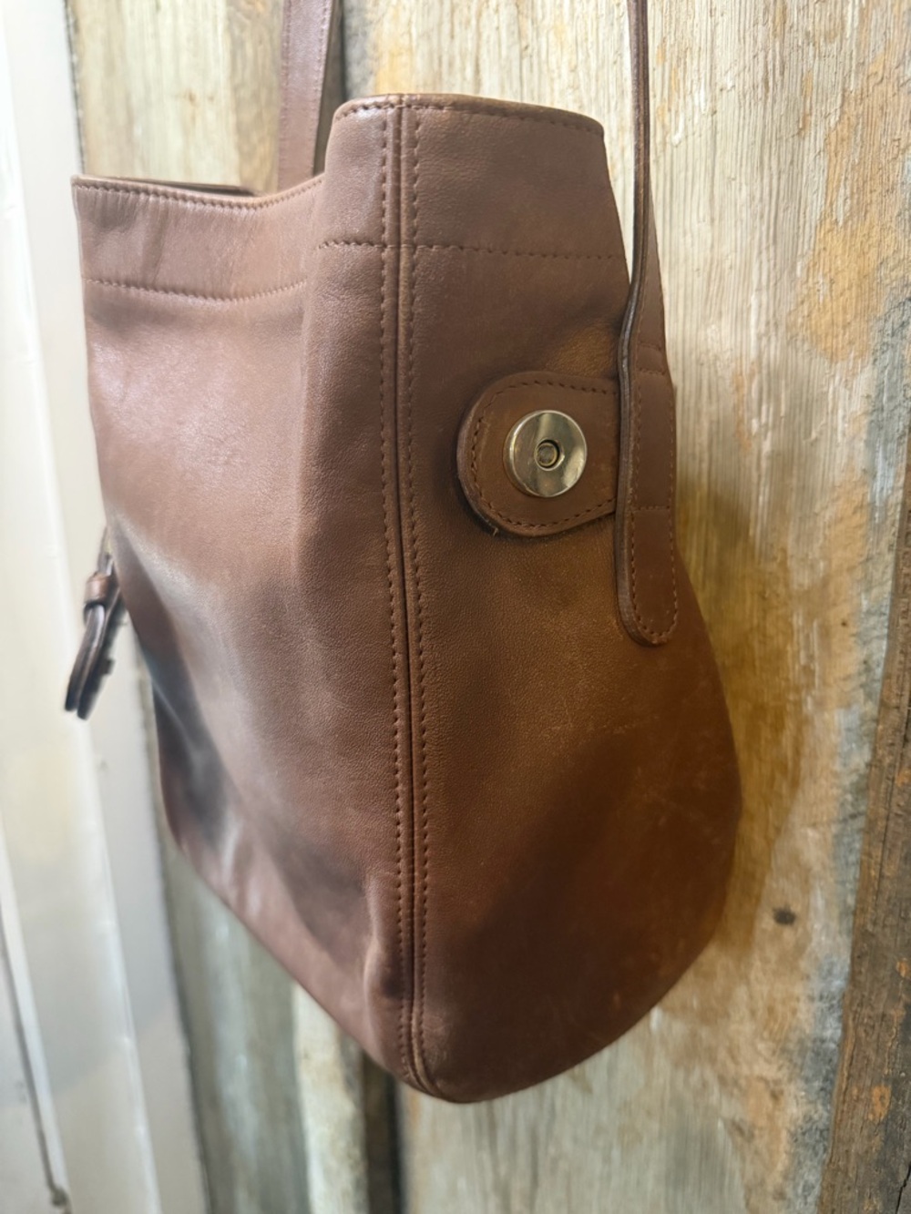 Vintage Coach BELTED BUCKET POUCH Soho 4156 Tanned Leather 90s Crossbody Bag - Picture 4 of 16